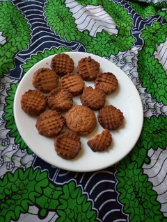A picture of Peanut butter cookies.