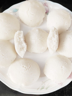மல்லிகை இட்லி (Mallikai Idly) செய்முறை முக்கிய புகைப்படம்