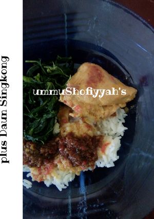 Foto resep Gulai Ayam Khas Padang (Plus Daun Singkong)