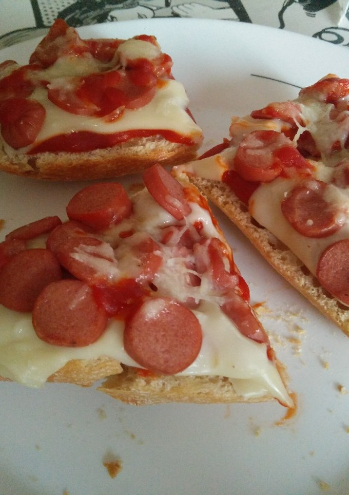 Una foto de Paninis de salchicha para torpes 🍴