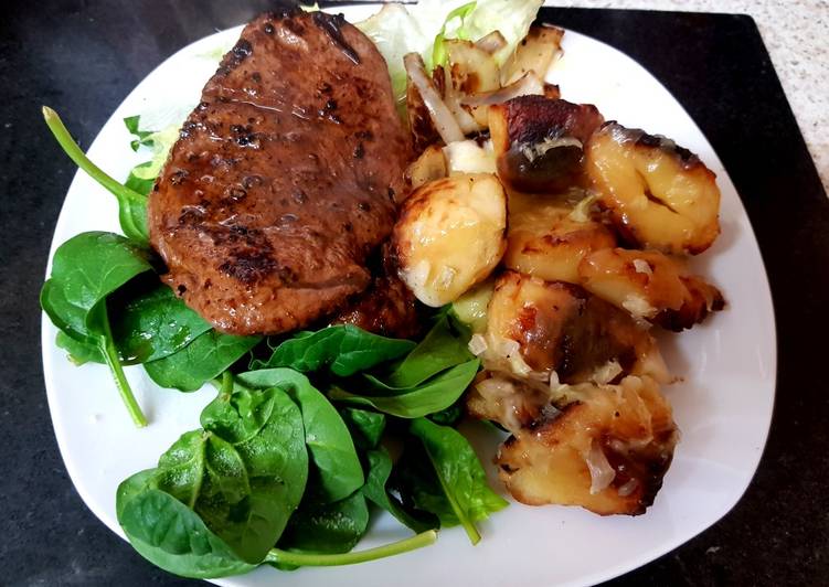 Steps to Prepare Super Quick Homemade My Marinaded Rump Steak with Onions & Cheesy Potatoes 😘