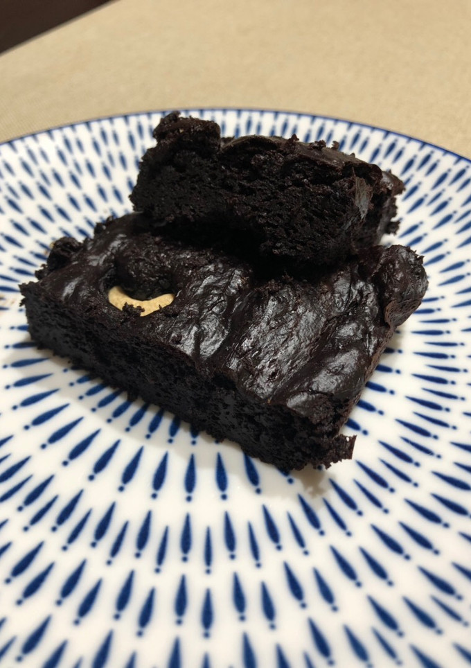 Una foto de Brownie de aguacate y chocolate