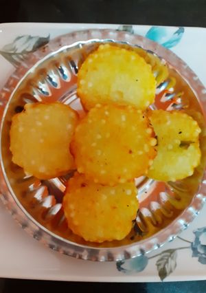 साबुदाणा वडा (Sabudana Vada Recipe In Marathi) रेसिपी चे मुख्य फोटो 