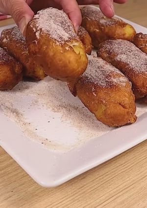 Una foto de Rellenitos con trozos de manzana 🍏