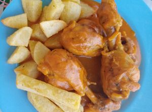 Una foto de Jamoncitos de pollo en salsa andaluza