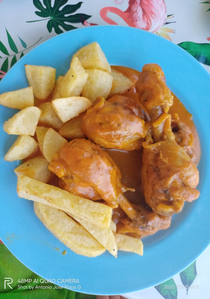 Una foto de Jamoncitos de pollo en salsa andaluza