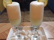 Una foto de pisco sour
