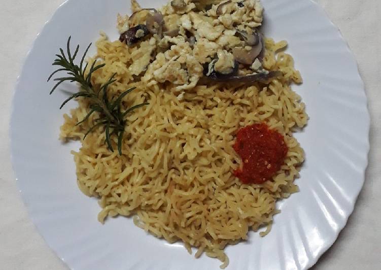 Recipe of Speedy Chicken Flavoured Indomie Instant Noodles #4weekschallenge#