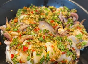 Hình của món Mực hấp sốt Thái.