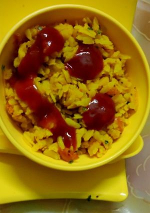 पोहा (poha recipe in Hindi) रेसिपी मुख्य फोटो