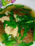 ต้มเลือดหมูทอดใบกุยช่าย