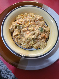 A picture of Scrambled eggs mayo paste.