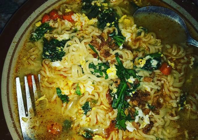 Standar Resep bikin Mie Instan Rebus  enak