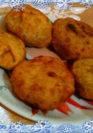 A picture of Pyaaz ki kachori.