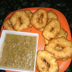 Medu vada A picture of Medu vada.
