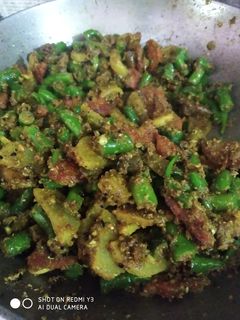 गाजर मूली मिर्च का इंस्टेंट आचार(Gajar mooli mirch ka instant achar recipe in Hindi) रेसिपी मुख्य फोटो