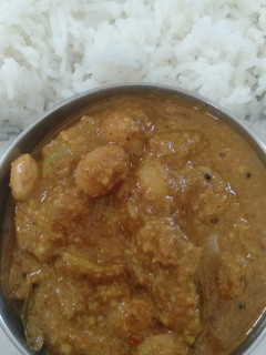 பட்டர் பீன்ஸ் கத்தரிக்காய் குழம்பு (Butterbeans kathirikkaai kulambu recipe in tamil) செய்முறை முக்கிய புகைப்படம்
