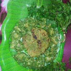 A picture of Green makka paratha.