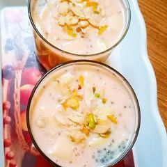 A picture of Custard fruits falooda.