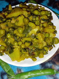 मटर हरे प्याज़ की सब्जी(matar hare pyaz ki sabzi recipe in hindi) रेसिपी मुख्य फोटो