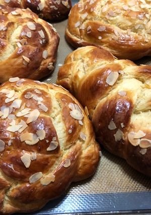 A picture of Greek Tsoureki (sweet Easter bread).