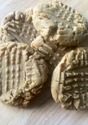 A picture of Classic Peanutbutter Cookies🥜.