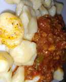 Ñoquis con salsa boloñesa