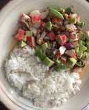 Arroz blanco con mariscal de choritos y palta