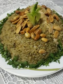 صورة لوصفة مقلوبة فريكة بالدجاج 🌾🍃