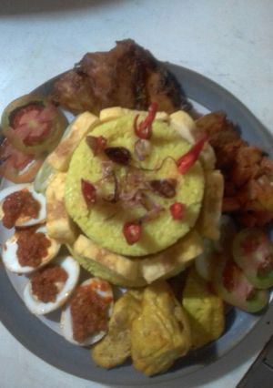 Foto resep Nasi kuning rice cooker