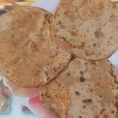 A picture of Paneer paratha or amritsari paratha.