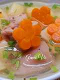 Canh khoai tây cà rốt nấu đuôi heo