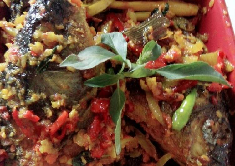 Ikan mas bumbu kuning maknyoss ππππ