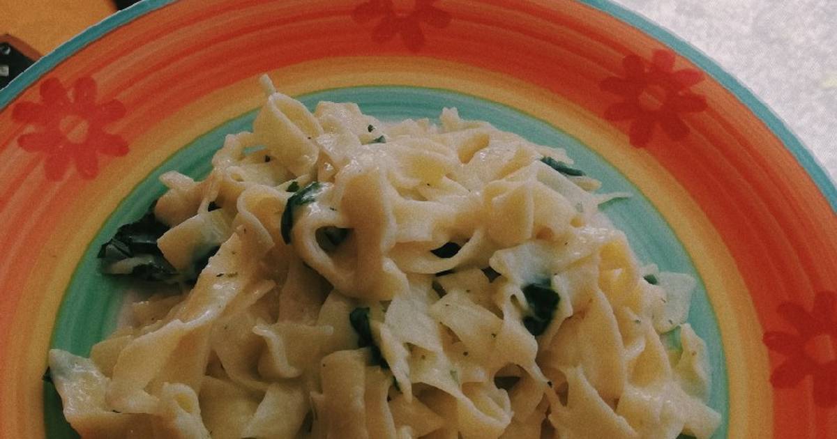 Fideos Con Salsa Blanca Y Espinaca Receta De Francisca B. Saéz- Cookpad