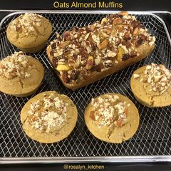 A picture of Oats Almond Muffins.