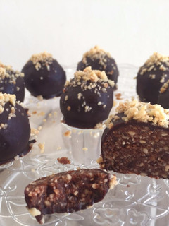 Una foto de Bolitas de chocolate estilo "Ferrero"