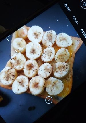A picture of Banana on slice😋🍌🍞(Healthy breakfast).