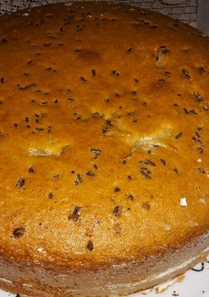 Una foto de Torta de vainilla con toping de chocolate