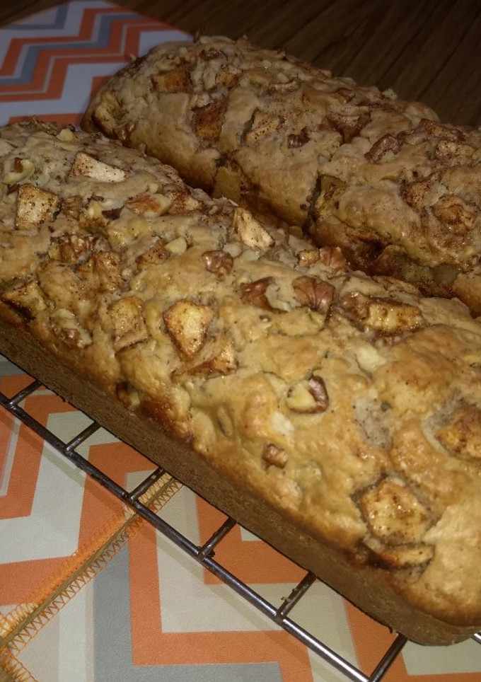 Una foto de Dos budines de manzana con avena y mucho gustito a canela..