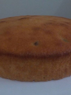 Una foto de Torta de vainilla con chispas de chocolate
