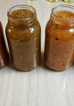 Una foto de Salsa de chile manzano/color naranja