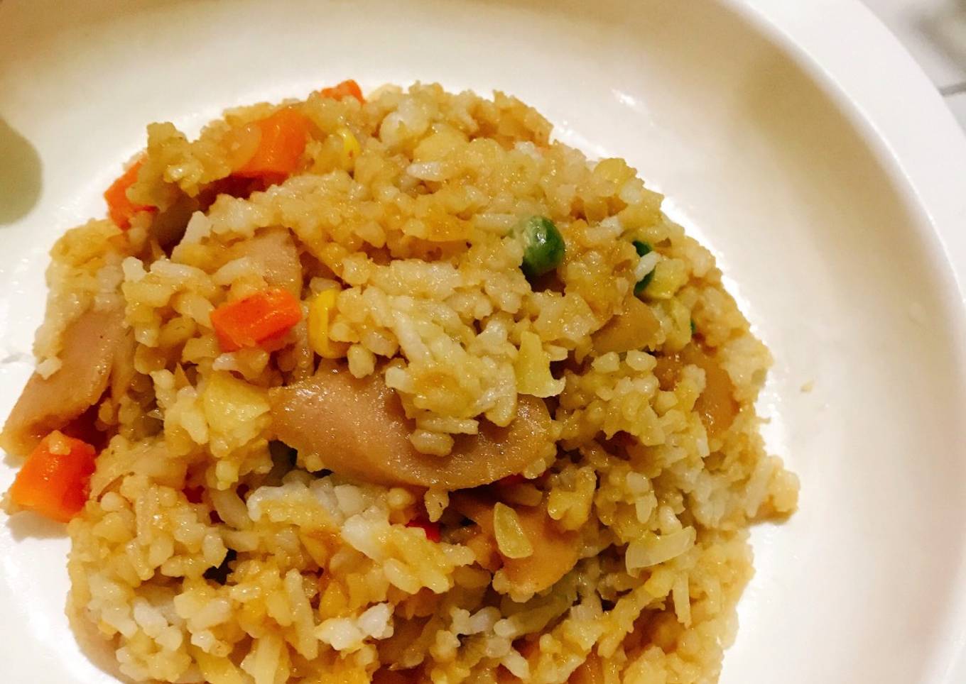 Nasi goreng sosis pelangi