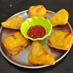 A picture of Bread Pakoda.