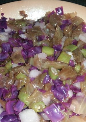 Una foto de Ensalada de repollo morado