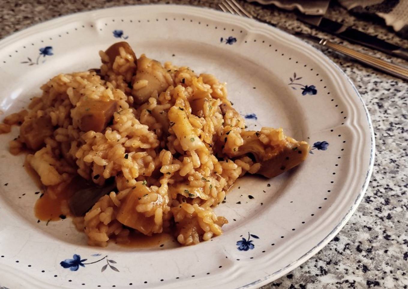 Arroz con bacalao y alcachofas