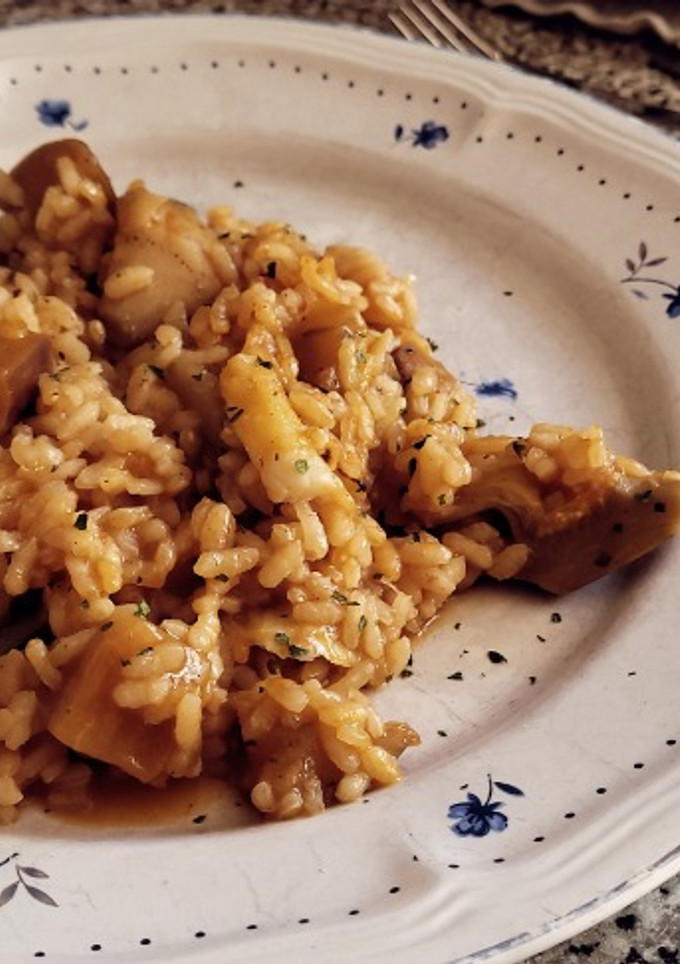 Una foto de Arroz con bacalao y alcachofas