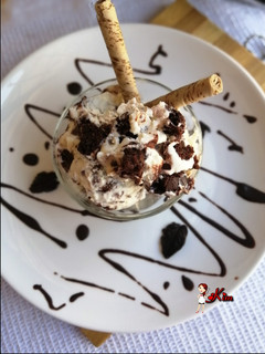 A picture of Vanilla Brownie Ice-cream.