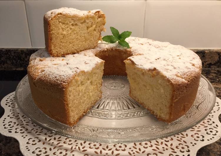 Bizcocho de manzana y leche evaporada