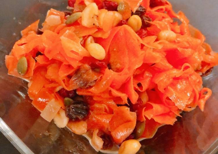 Easiest Way to Make Perfect Non oil Carrot and Dry fruits Peeler Salad