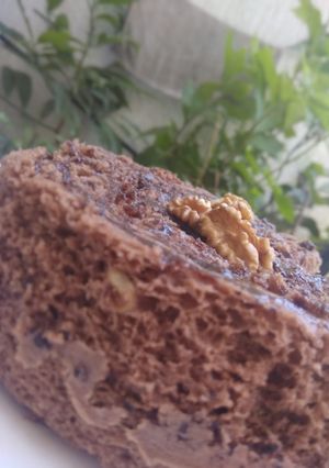 चॉकलेट अक्रोड केक (Chocolate akrod cake recipe in marathi) रेसिपी चे मुख्य फोटो